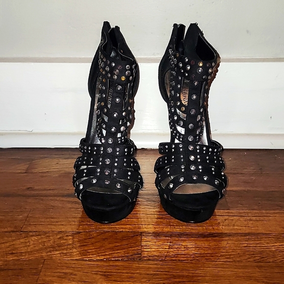 🍁EUC Stunning Black Paprika Studded High Heel - Picture 2 of 6